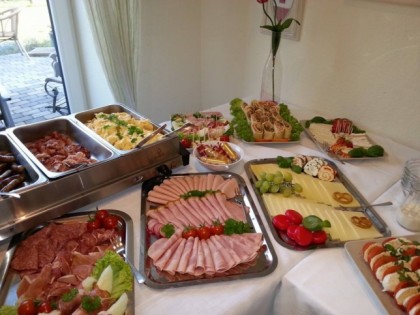 照片: Dorfcaf&amp;eacute; Langwaden